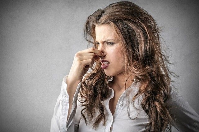 Неприятный запах выделений